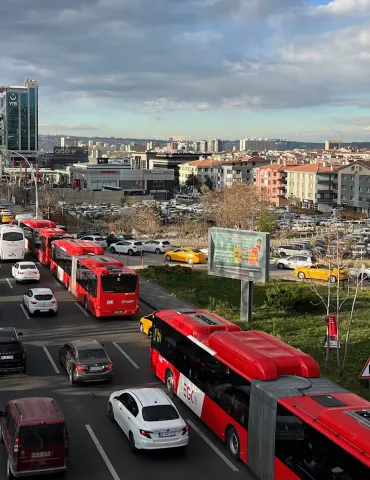 Ankara da Ulaşım Çilesi: Uzakta Otur, Trafikte Kaybol Denklemi